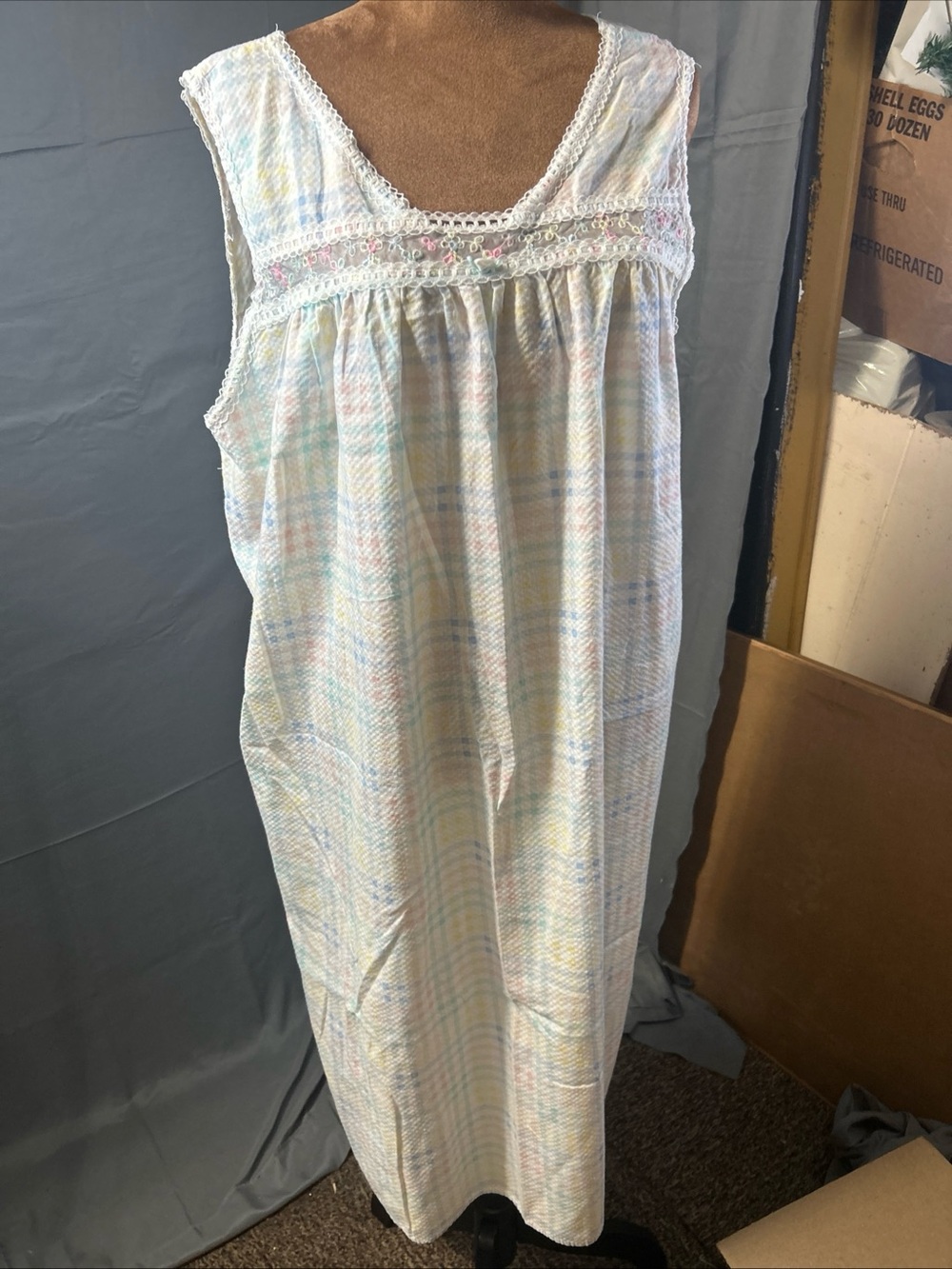 Vintage 1X Pastel Plaid Nightgown Lace Trim Cottagecore Muumuu House Dress